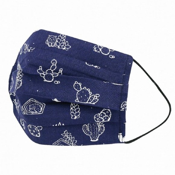 Strawberry Face Mask W/ Disposable Filter Pocket - Picture 4 of 13